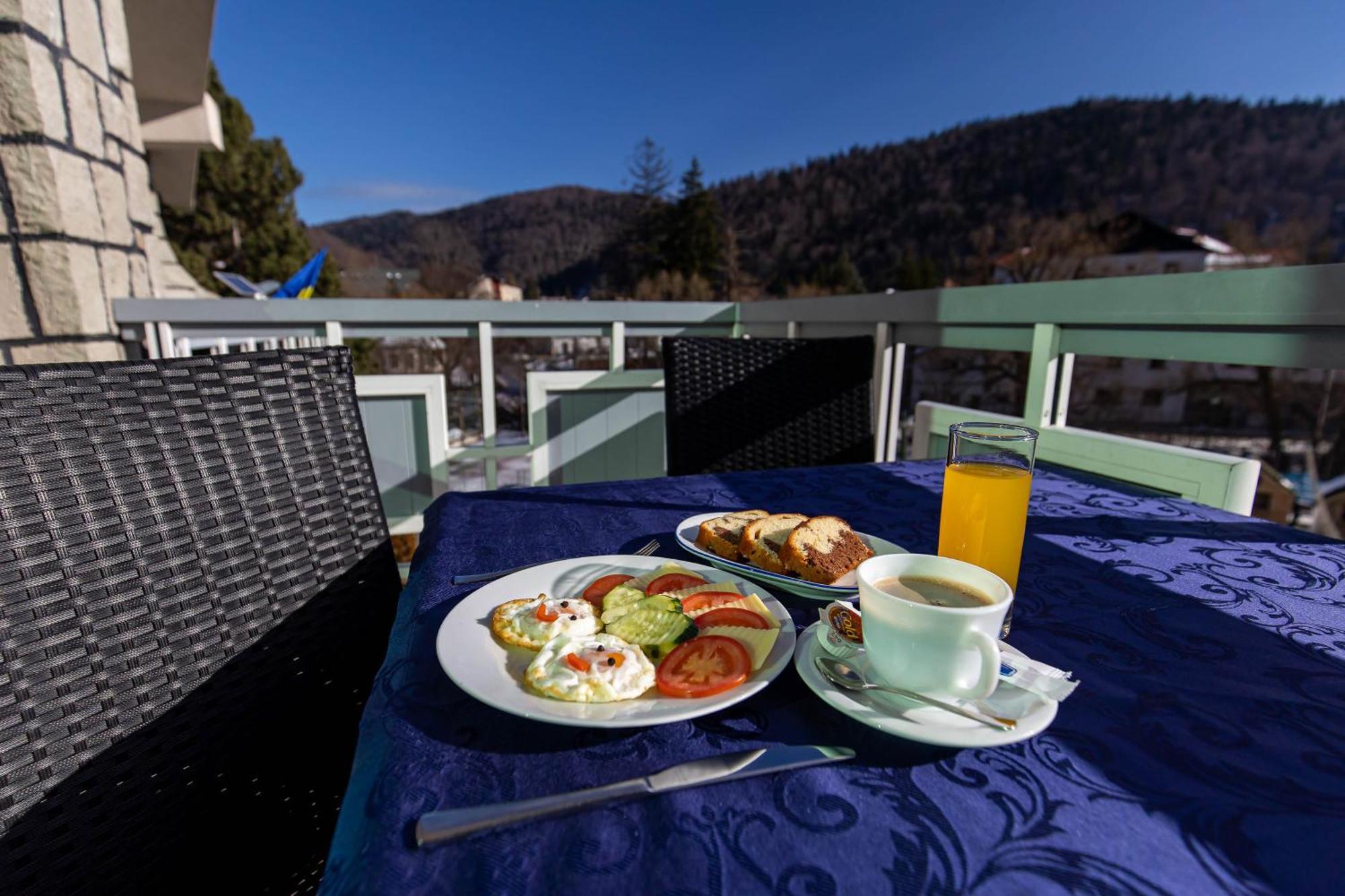 Hotel Alexandros Buşteni Εξωτερικό φωτογραφία